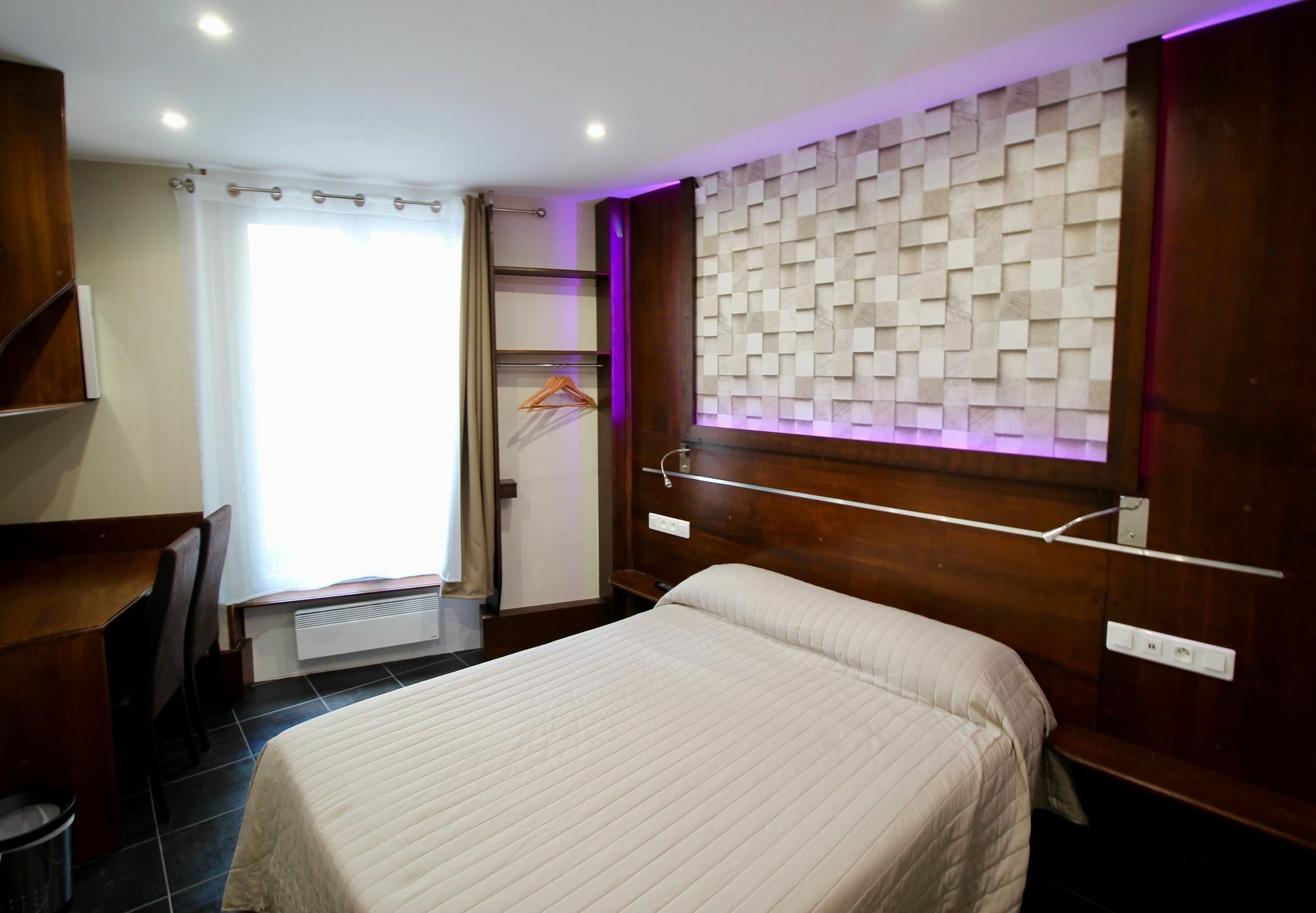 Hotel Des Pyrenees ปารีส ภายนอก รูปภาพ