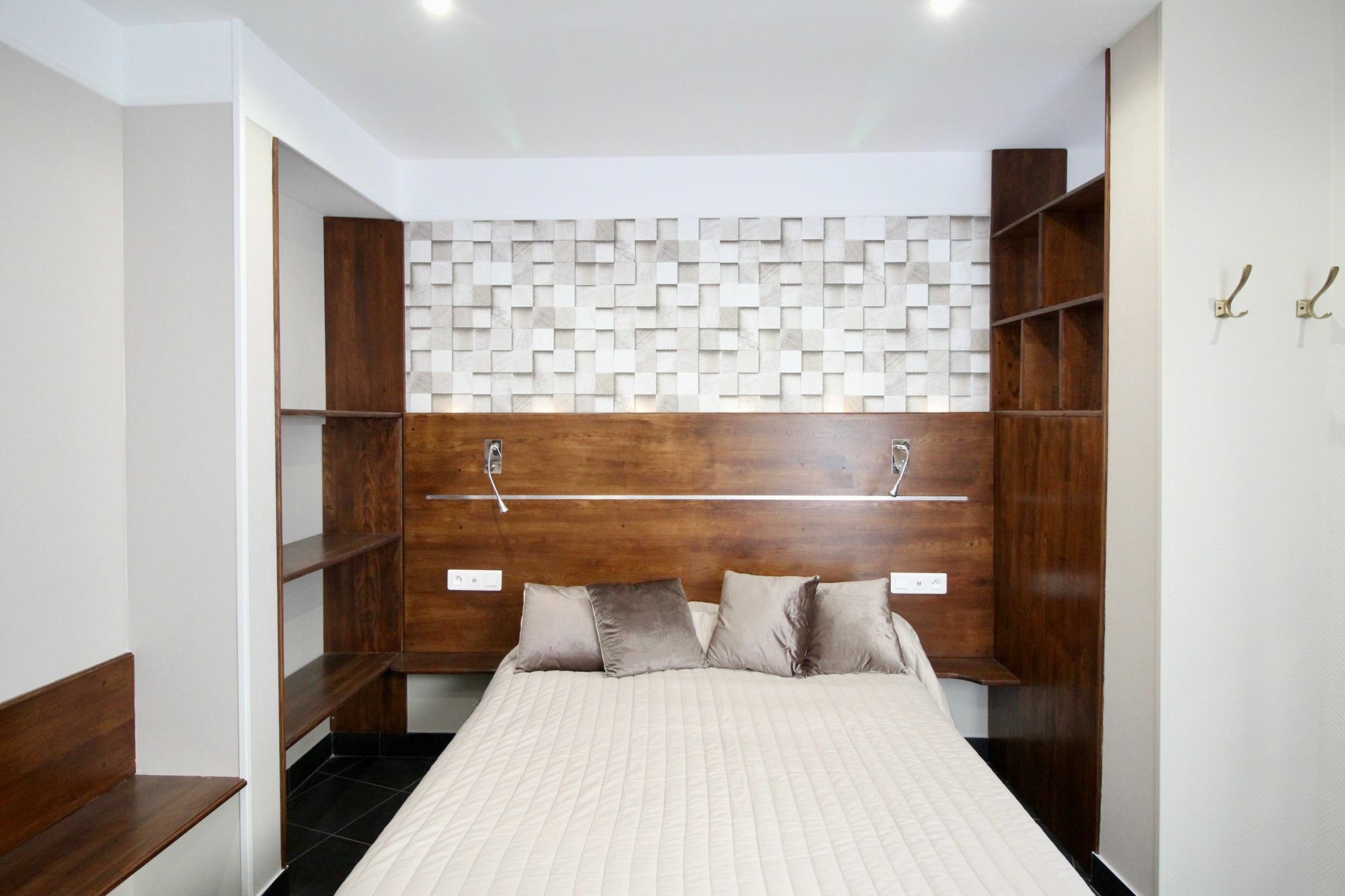 Hotel Des Pyrenees ปารีส ภายนอก รูปภาพ